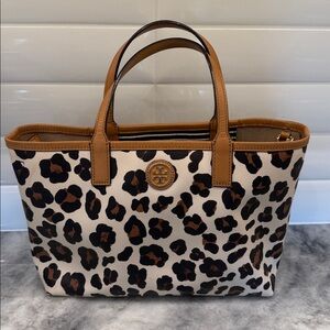 Tory Burch leopard print small tote with s…